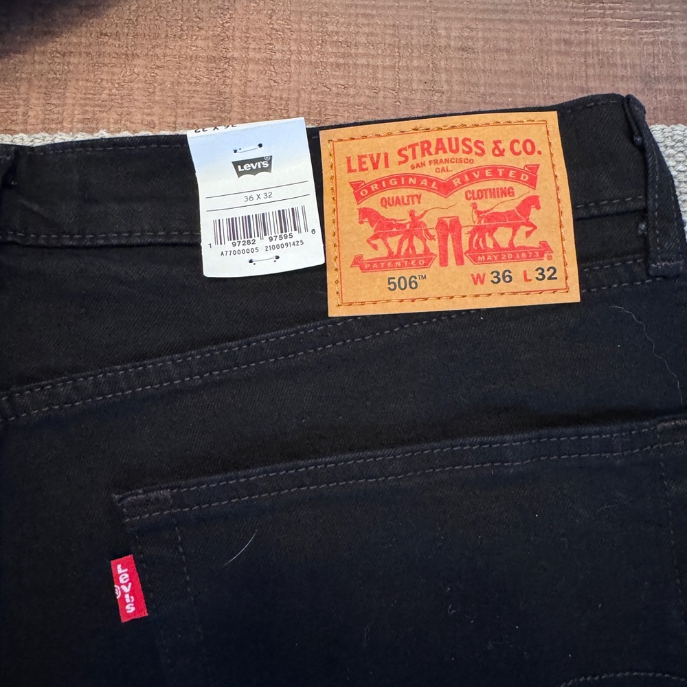 Levi's Men's 506 Comfort Straight Jeans - Picture 5 of 6